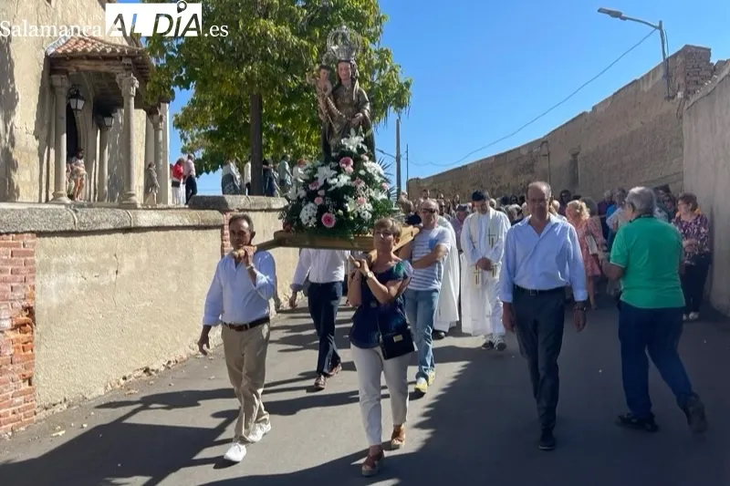 Mancera de Abajo vivía en las calles la procesión de la Virgen del Rosario