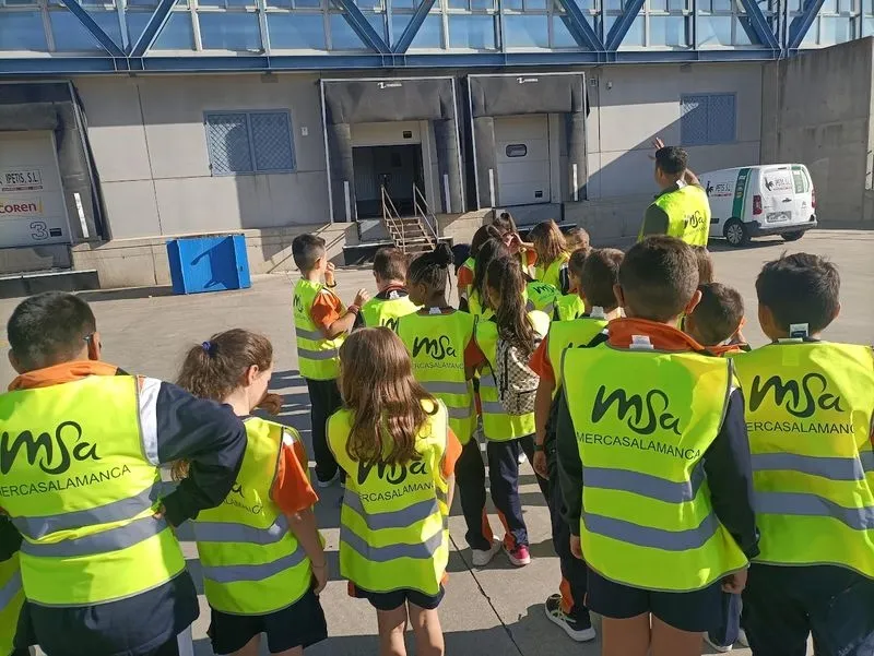 Foto 8 - Los alumnos del Colegio Antonio Machado aprenden, disfrutan y se divierten en la visita a MercaSalamanca