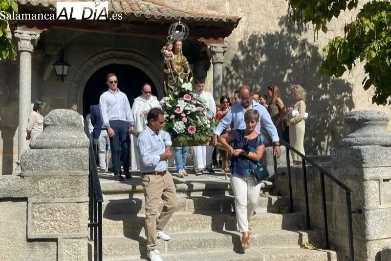 Mancera de Abajo vivía en las calles la procesión de la Virgen del Rosario