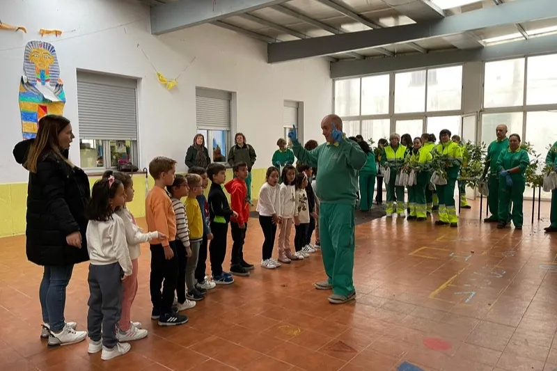 Más de mil árboles llegaban hoy a Peñaranda
