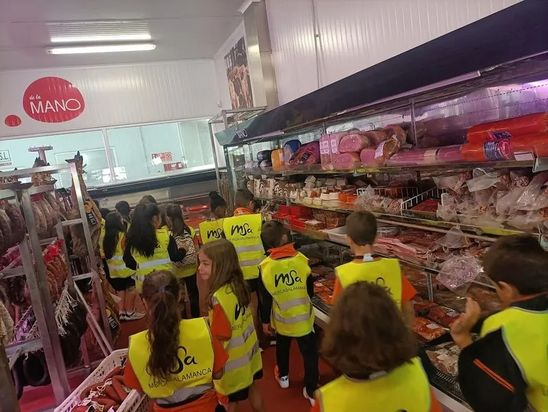 Foto 7 - Los alumnos del Colegio Antonio Machado aprenden, disfrutan y se divierten en la visita a MercaSalamanca