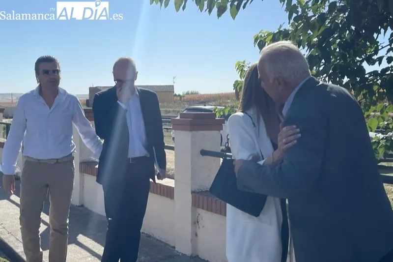 Javier Iglesias, presidente de la Diputación, visitaba hoy la carretera entre Babilafuente y Aldealengua