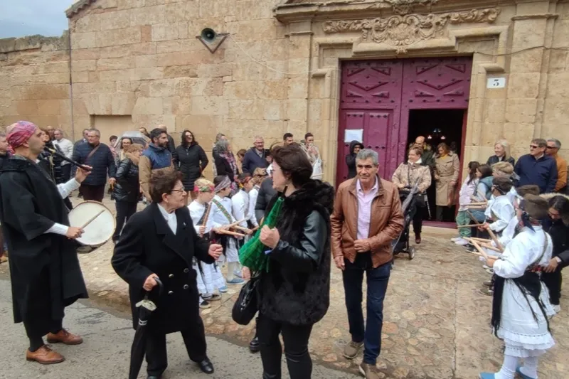 La lluvia obliga a suspender la procesión del Cristo de Hornillos en Arabayona
