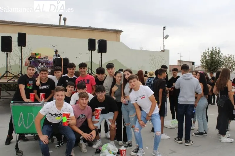 Foto 10 - Las pe&ntilde;as de Alba de Tormes dan el pistoletazo de salida a sus fiestas patronales