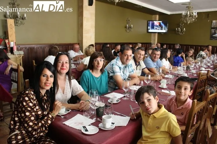 Foto 8 - El restaurante Do&ntilde;a Matea recibe a los vecinos del barrio San Miguel&nbsp;