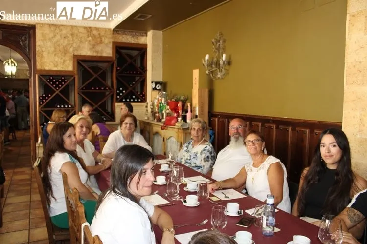 Foto 7 - El restaurante Do&ntilde;a Matea recibe a los vecinos del barrio San Miguel&nbsp;