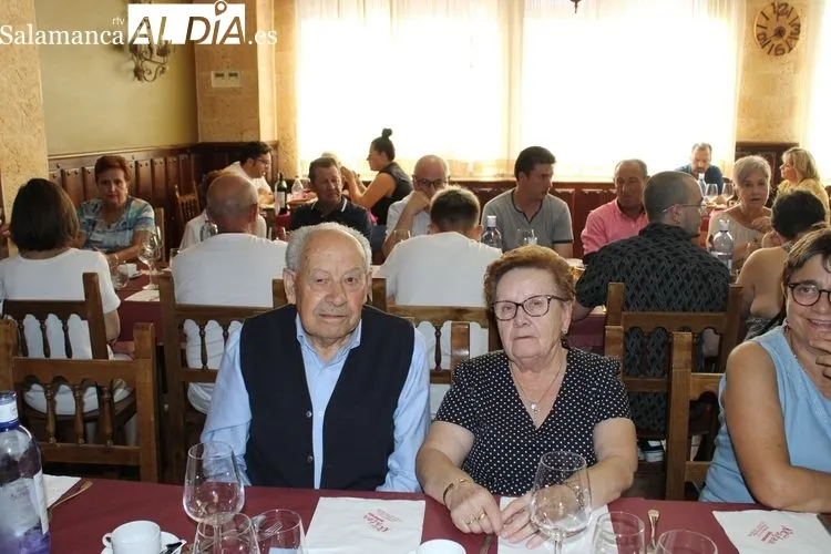 Foto 5 - El restaurante Do&ntilde;a Matea recibe a los vecinos del barrio San Miguel&nbsp;