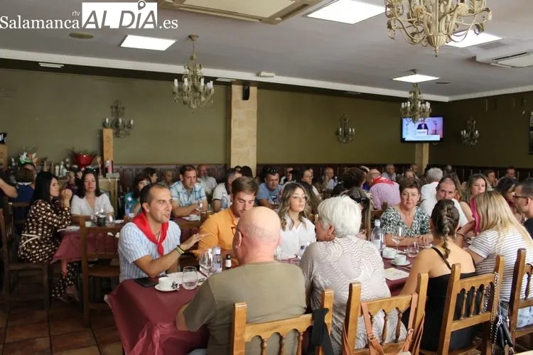 Foto 2 - El restaurante Do&ntilde;a Matea recibe a los vecinos del barrio San Miguel&nbsp;