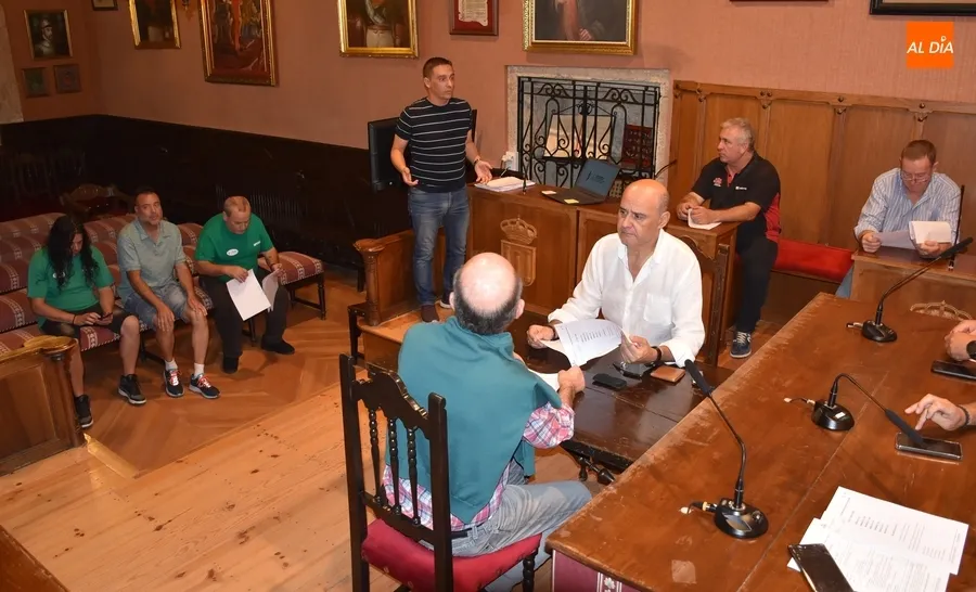 Foto 3 - APCRA intenta recabar apoyos en la Mancomunidad Riberas del &Aacute;gueda, Yeltes y Agad&oacute;n