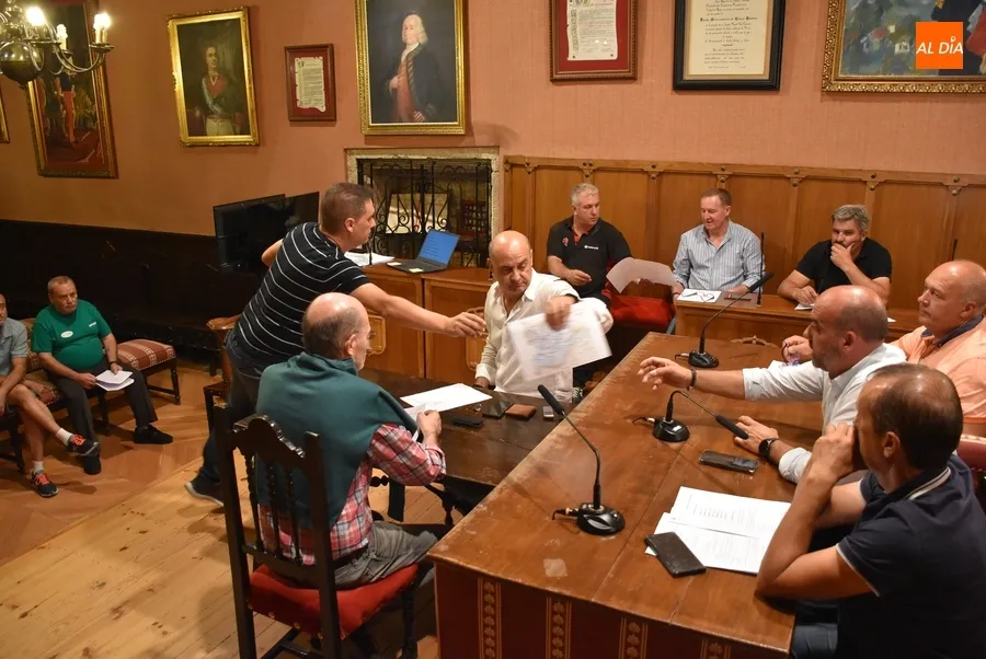 Foto 7 - APCRA intenta recabar apoyos en la Mancomunidad Riberas del &Aacute;gueda, Yeltes y Agad&oacute;n