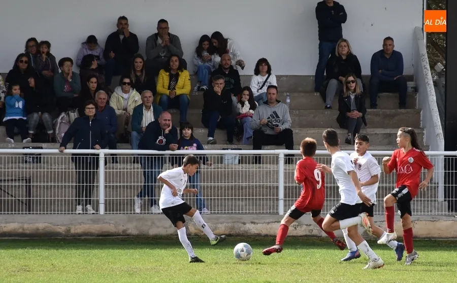 Foto 10 - El Infantil del Ciudad Rodrigo gana en su hist&oacute;rica cita en el Francisco Mateos al Salamanca CF UDS