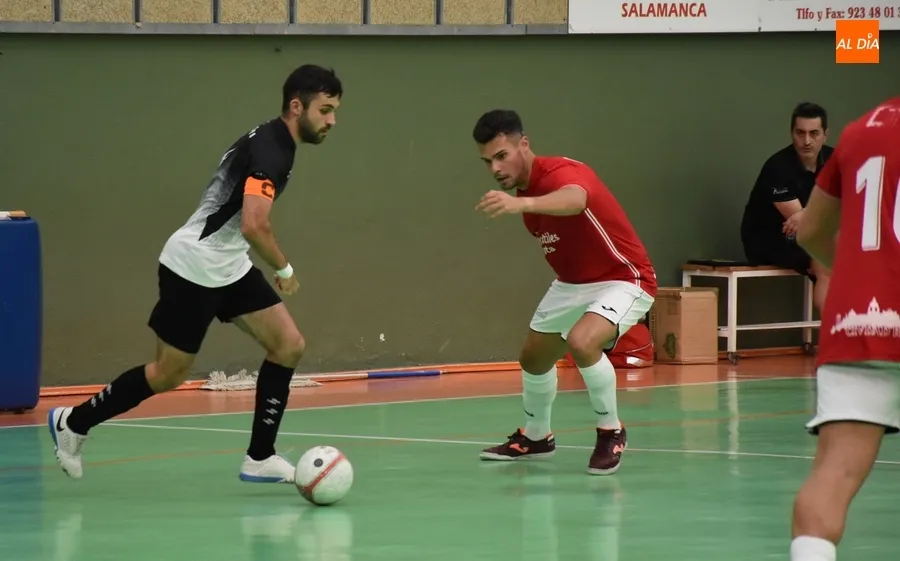 Foto 2 - El III Senior canta por fin victoria ante Cistierna sobreponi&eacute;ndose a una mala 1&ordf; parte y a las lesiones