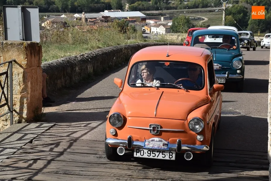 Foto 8 - M&aacute;s de medio centenar de Seat 600 visitan Ciudad Rodrigo