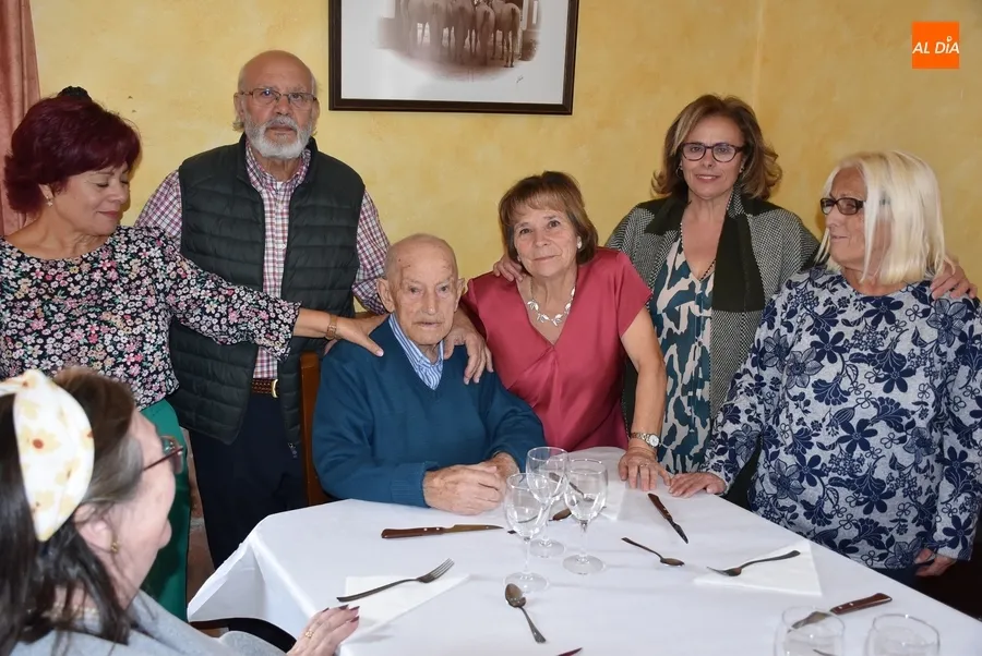 Foto 2 - Pelegr&iacute;n S&aacute;nchez Mor&aacute;n celebra sus 100 a&ntilde;os rodeado de toda su familia