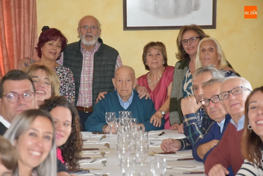 Foto 5 - Pelegr&iacute;n S&aacute;nchez Mor&aacute;n celebra sus 100 a&ntilde;os rodeado de toda su familia