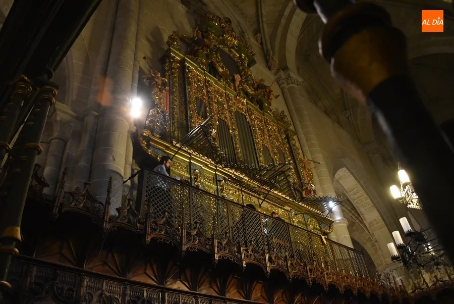 Foto 5 - En torno a 120 personas asisten al concierto de Jes&uacute;s Sampedro en la Catedral