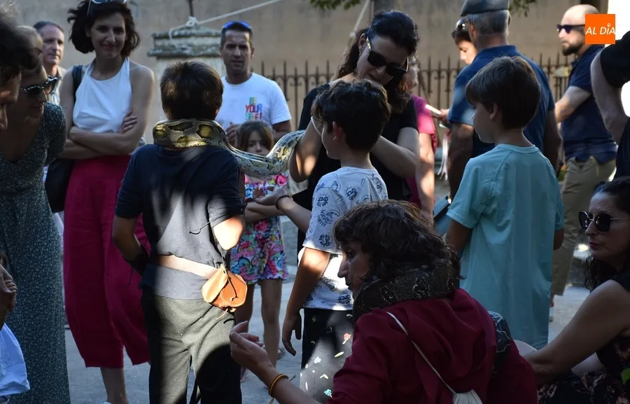 Foto 6 - El p&uacute;blico entrega las llaves de la Ciudad Dorada a los Garcil&oacute;pez de Chaves