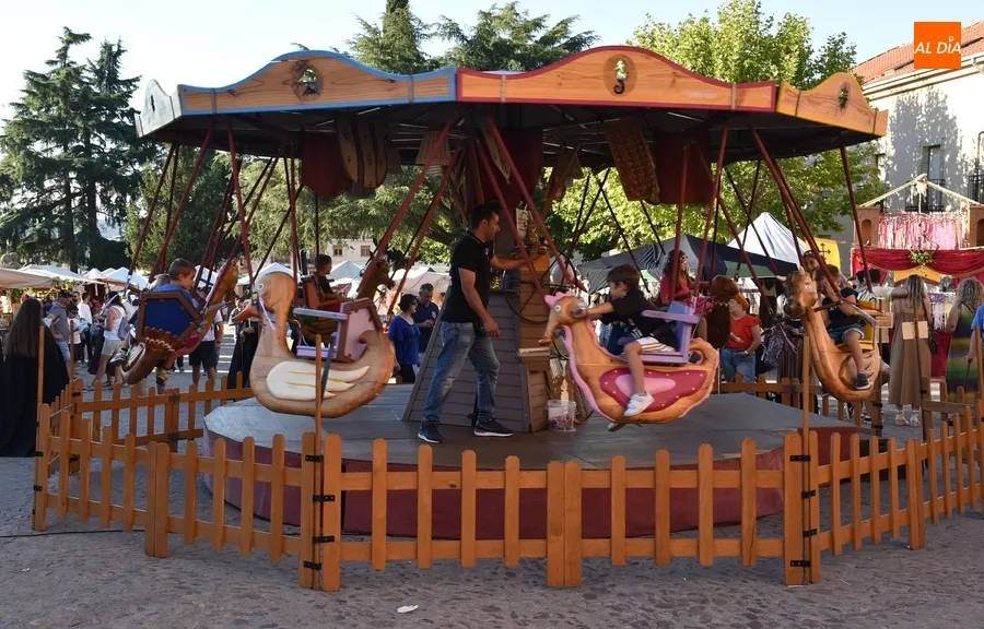 Foto 8 - El p&uacute;blico entrega las llaves de la Ciudad Dorada a los Garcil&oacute;pez de Chaves