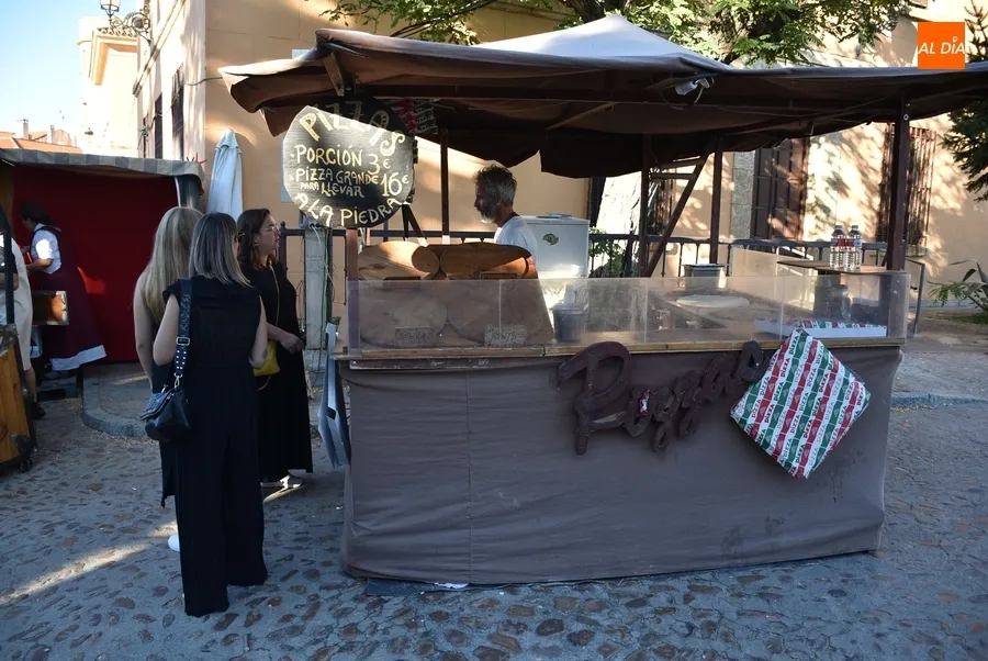 Foto 9 - El p&uacute;blico entrega las llaves de la Ciudad Dorada a los Garcil&oacute;pez de Chaves