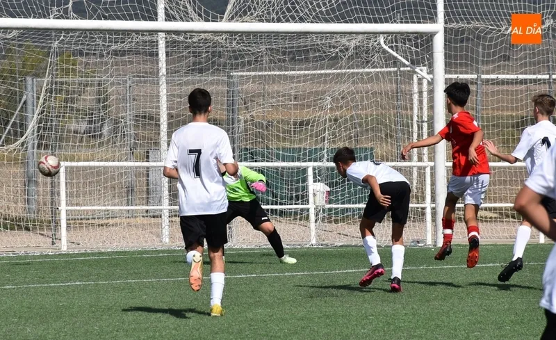 Foto 9 - #M [7-8 OCT] C&oacute;modo arranque liguero del Alev&iacute;n B del Ciudad Rodrigo ante el Ribert C