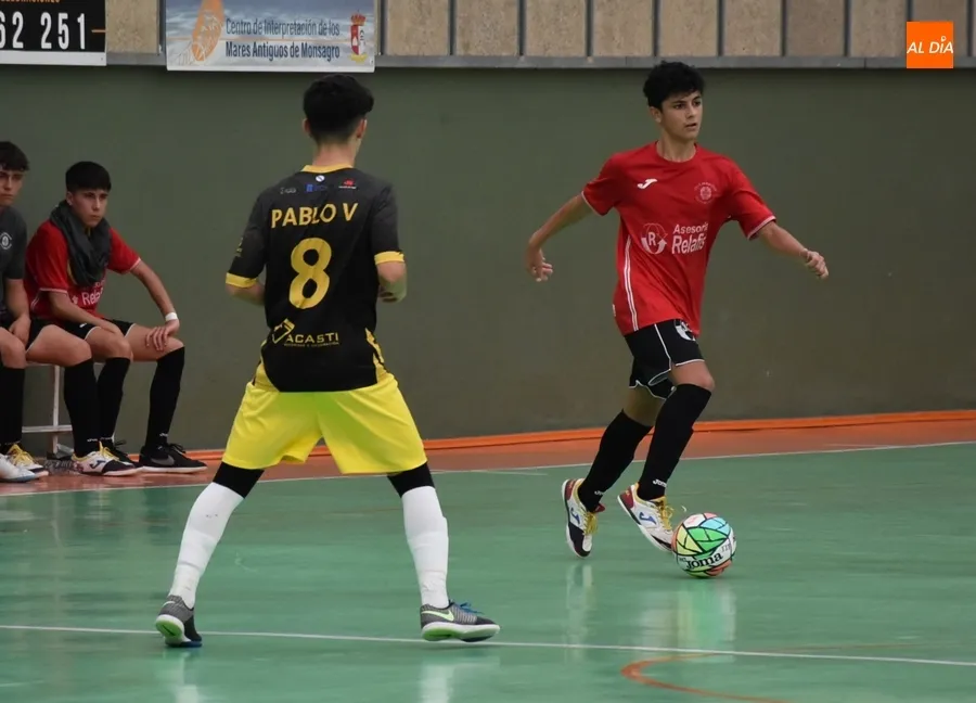 Foto 4 - #MARCADOR [30SEP-1OCT] Duro debut como local del III Juvenil frente a Lugo Sala