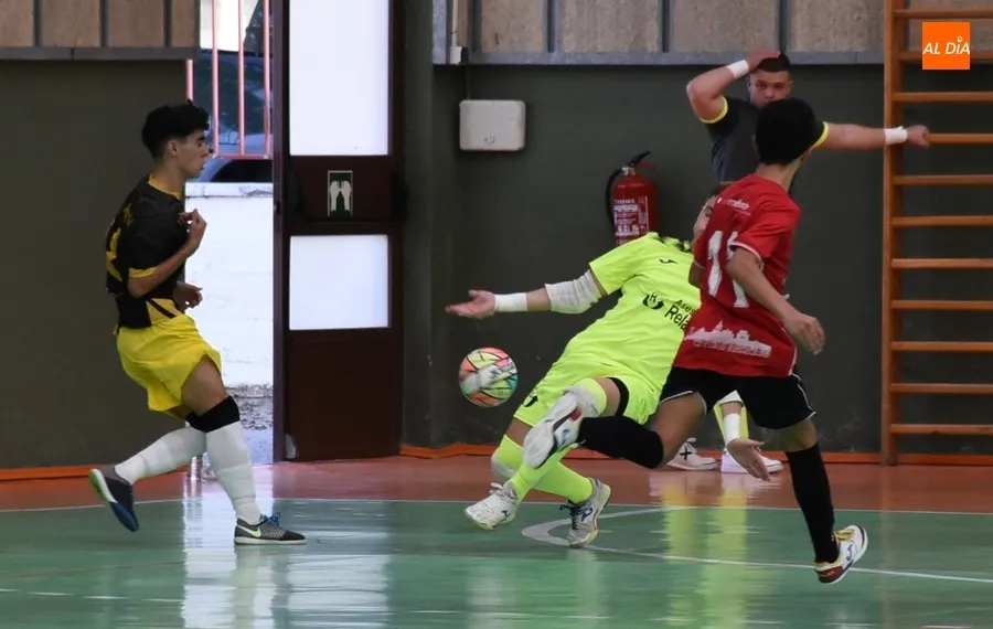 Foto 5 - #MARCADOR [30SEP-1OCT] Duro debut como local del III Juvenil frente a Lugo Sala