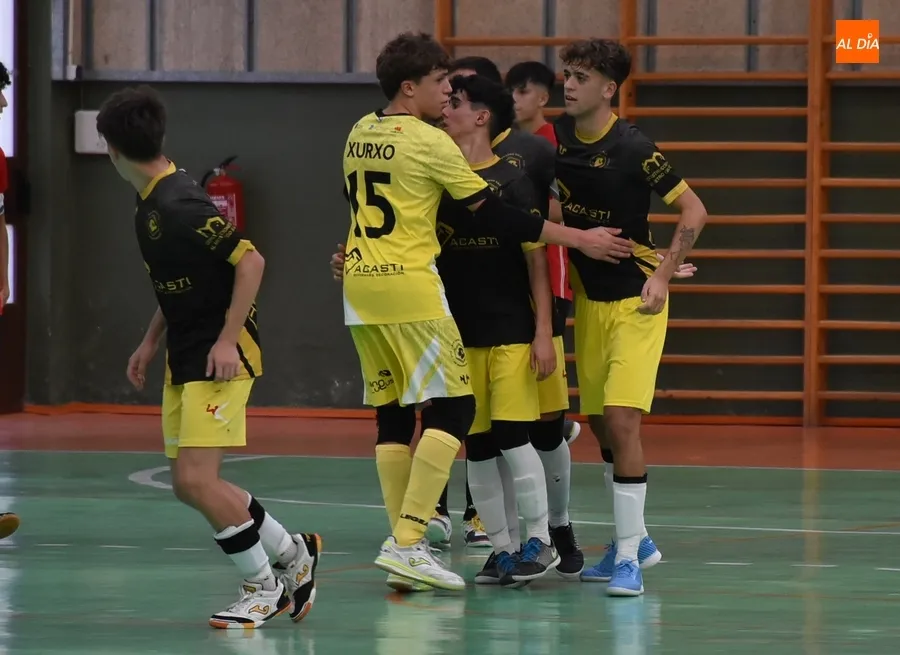 Foto 8 - #MARCADOR [30SEP-1OCT] Duro debut como local del III Juvenil frente a Lugo Sala