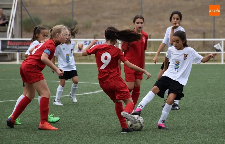 Foto 4 - El Alev&iacute;n Femenino del Ciudad Rodrigo tambi&eacute;n se estrena con triunfo ante su afici&oacute;n