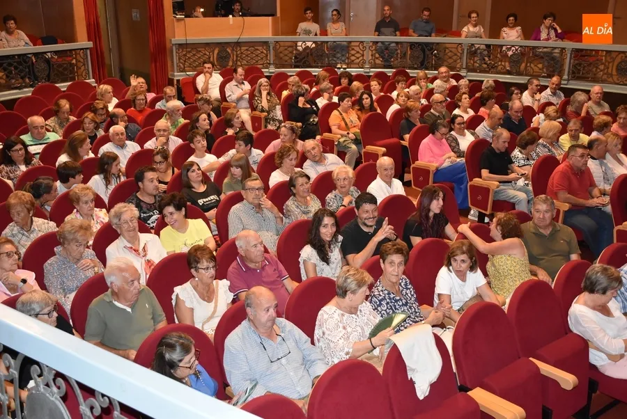 Foto 4 - Buena entrada en el reencuentro de Teatro Che y Moche con el p&uacute;blico mirobrigense