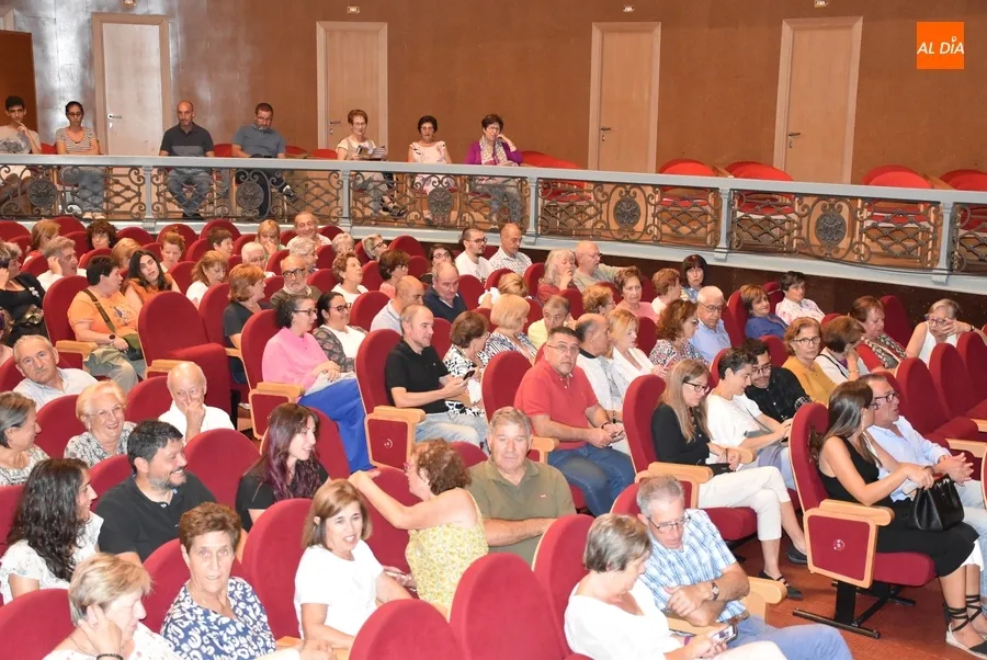 Foto 5 - Buena entrada en el reencuentro de Teatro Che y Moche con el p&uacute;blico mirobrigense