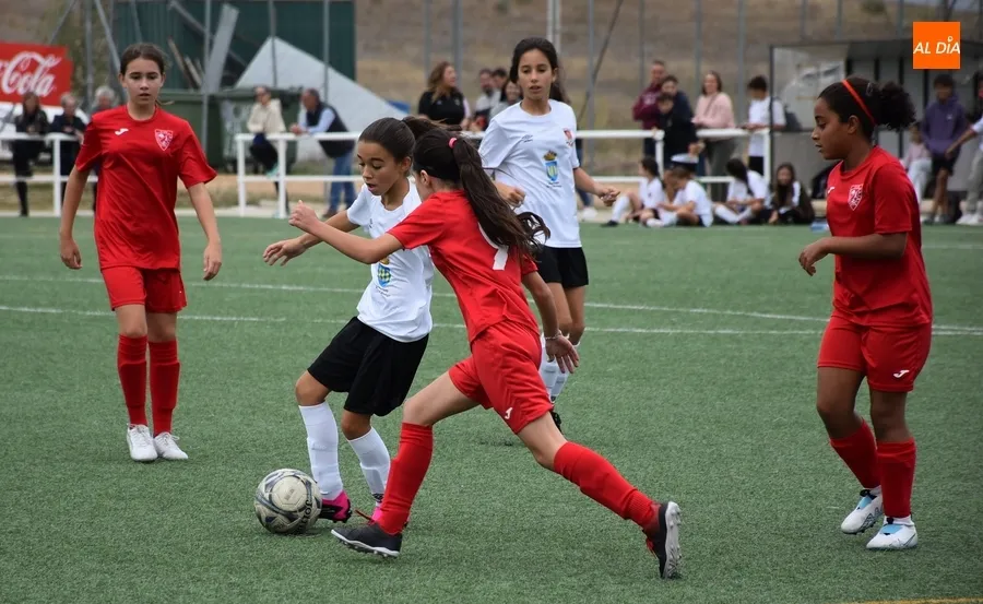 Foto 8 - El Alev&iacute;n Femenino del Ciudad Rodrigo tambi&eacute;n se estrena con triunfo ante su afici&oacute;n