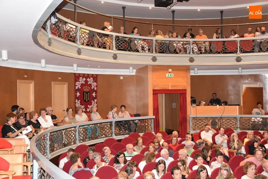 Foto 7 - Buena entrada en el reencuentro de Teatro Che y Moche con el p&uacute;blico mirobrigense