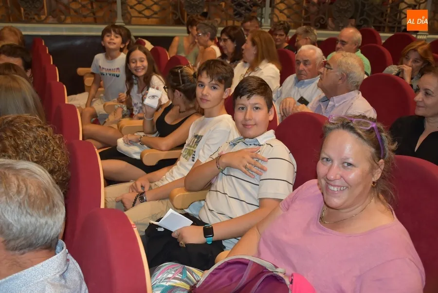 Foto 8 - Buena entrada en el reencuentro de Teatro Che y Moche con el p&uacute;blico mirobrigense