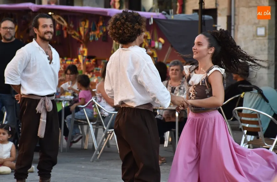 Foto 4 - Los juegos con fuego redondean una larga jornada en la que Astrolabio hizo su debut en la Feria