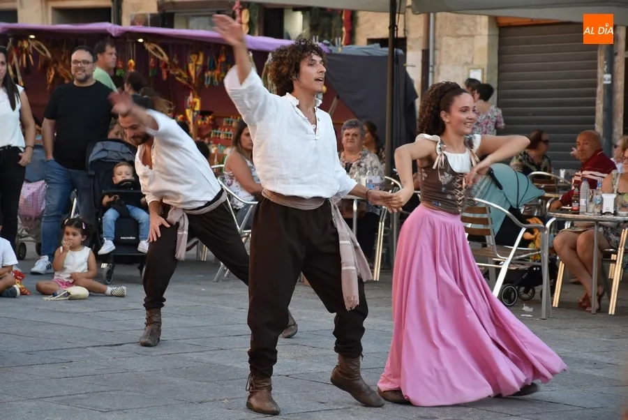 Foto 5 - Los juegos con fuego redondean una larga jornada en la que Astrolabio hizo su debut en la Feria