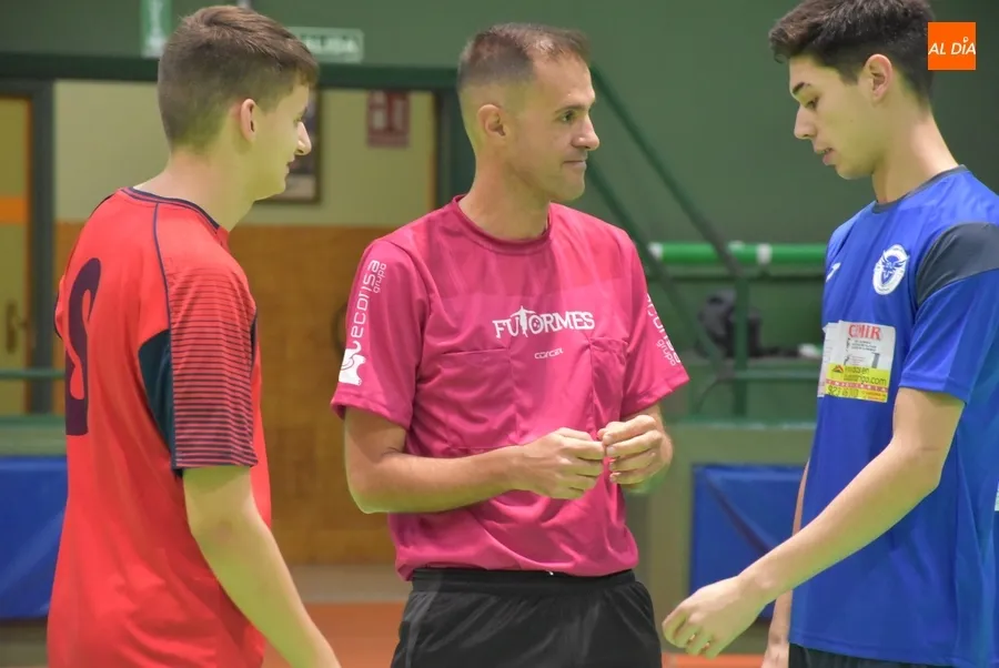 Foto 3 - El Nido FC se lleva el el&eacute;ctrico derby mirobrigense de las Ligas Futormes