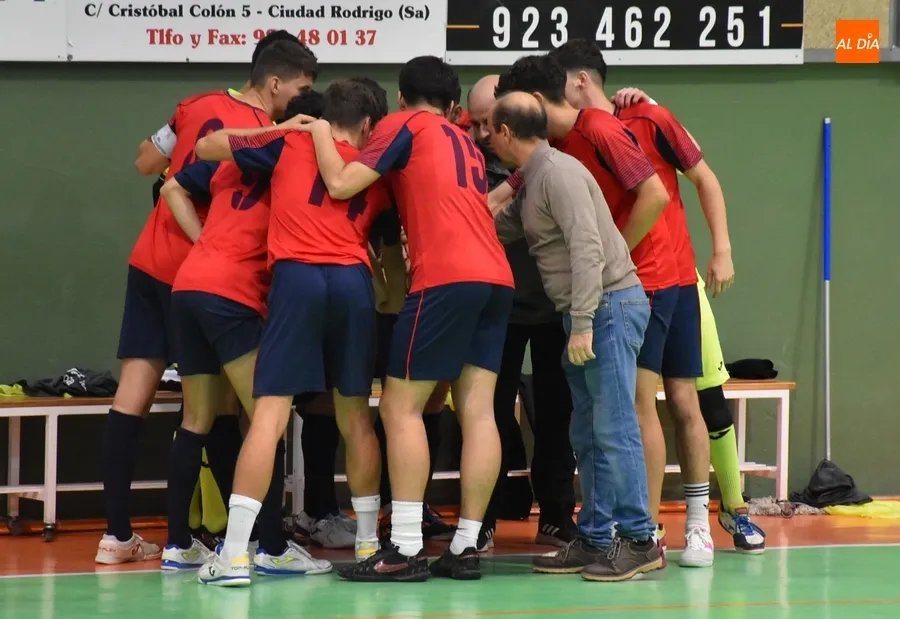 Foto 7 - El Nido FC se lleva el el&eacute;ctrico derby mirobrigense de las Ligas Futormes