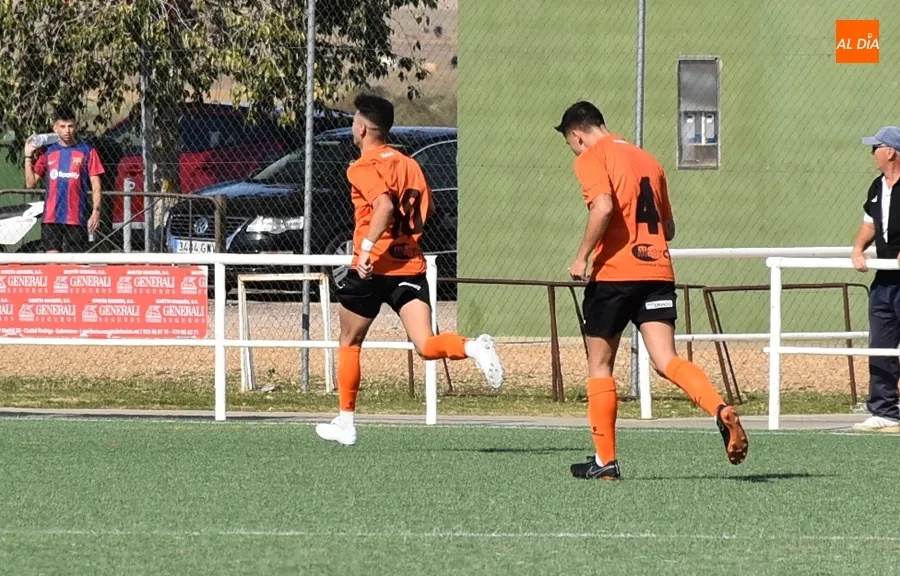 Foto 11 - El final de la 1&ordf; parte condena a la UD Mirobrigense ante el Sporting Carbajosa