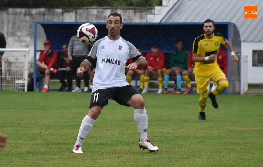 Foto 11 - El Ciudad Rodrigo se a&uacute;pa a la 2&ordf; plaza con un solitario gol de Isma dentro de un carrusel de ocasiones