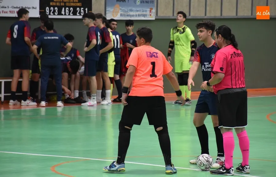 Foto 2 - El III Columnas de Futormes logra su primera victoria con una gran segunda parte