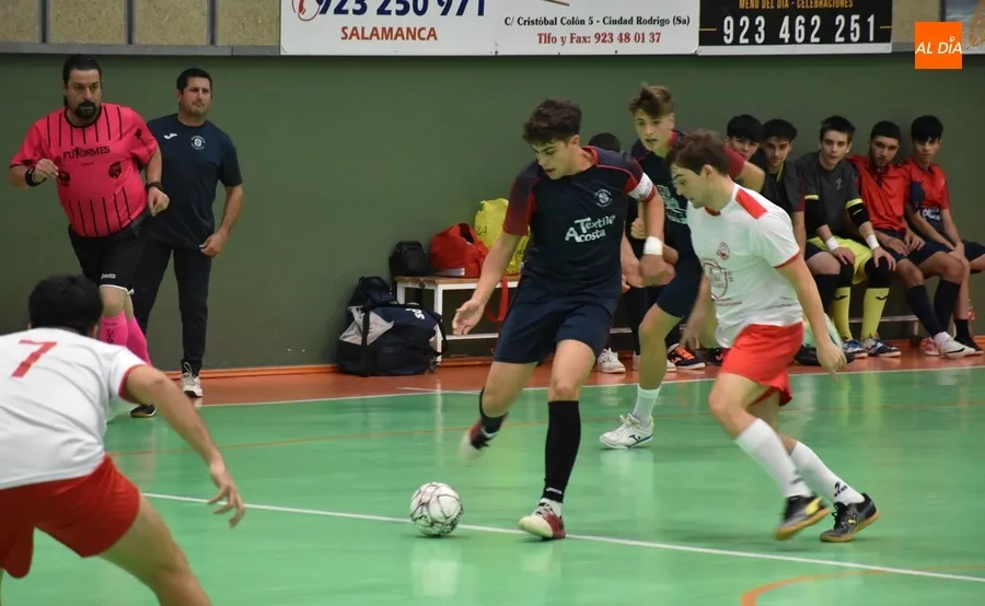 Foto 5 - El III Columnas de Futormes logra su primera victoria con una gran segunda parte
