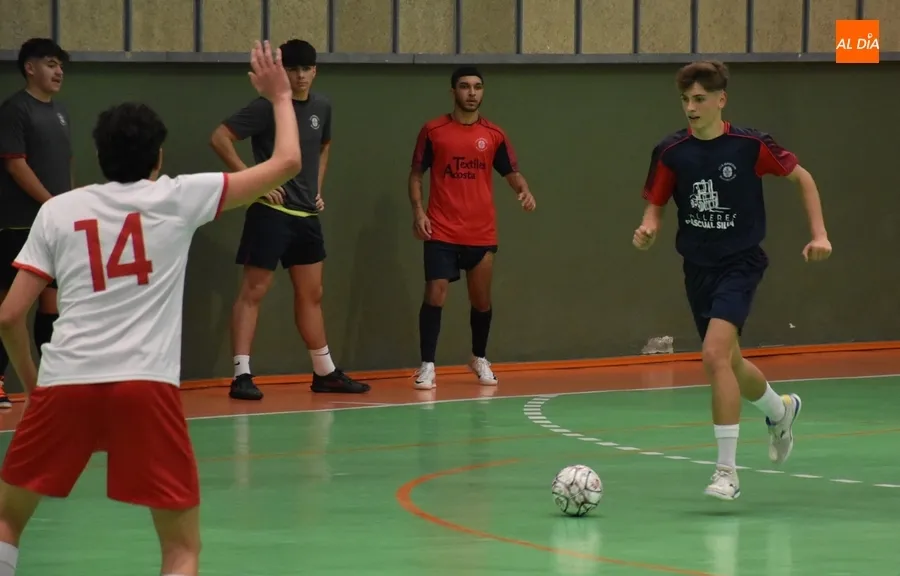 Foto 7 - El III Columnas de Futormes logra su primera victoria con una gran segunda parte