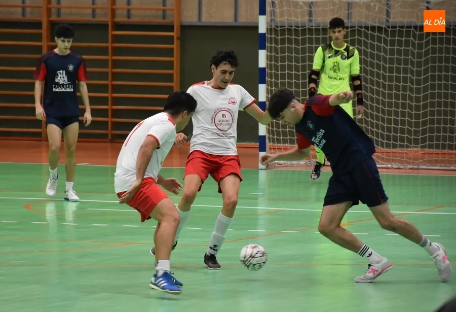Foto 10 - El III Columnas de Futormes logra su primera victoria con una gran segunda parte
