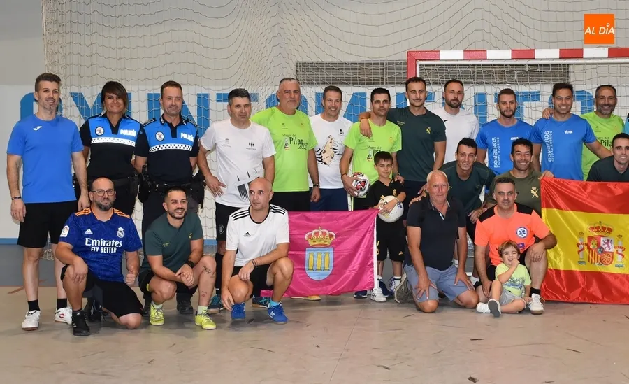 Foto 3 - Un torneo de f&uacute;tbol sala abre las celebraciones de la Guardia Civil mirobrigense