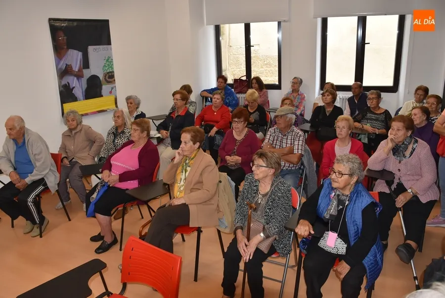 Foto 4 - Cruz Roja alerta a los mayores de los malos h&aacute;bitos en torno a la alimentaci&oacute;n
