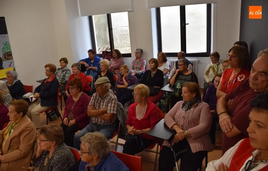 Foto 6 - Cruz Roja alerta a los mayores de los malos h&aacute;bitos en torno a la alimentaci&oacute;n