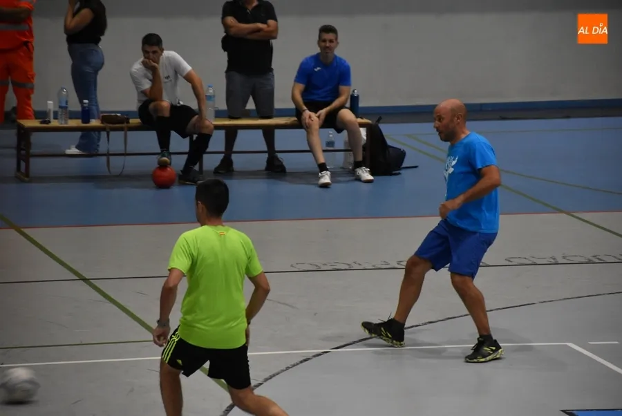 Foto 6 - Un torneo de f&uacute;tbol sala abre las celebraciones de la Guardia Civil mirobrigense