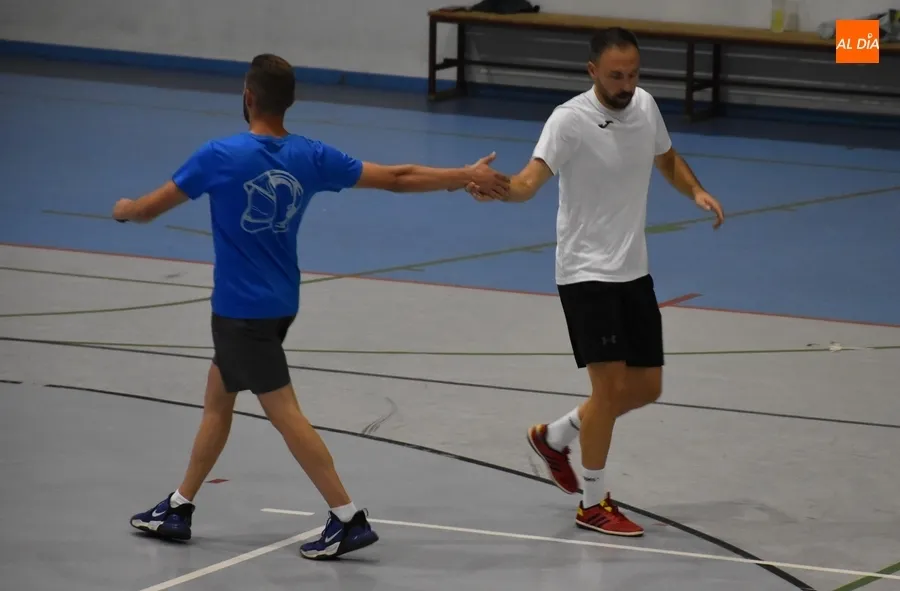 Foto 8 - Un torneo de f&uacute;tbol sala abre las celebraciones de la Guardia Civil mirobrigense