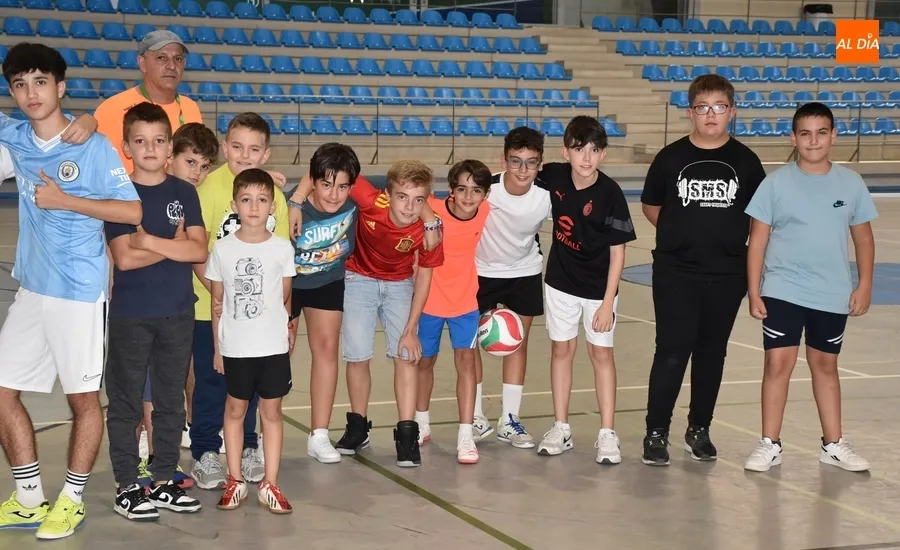 Foto 3 - La Escuela Municipal de F&uacute;tbol Sala se pone en marcha con unos 30 inscritos