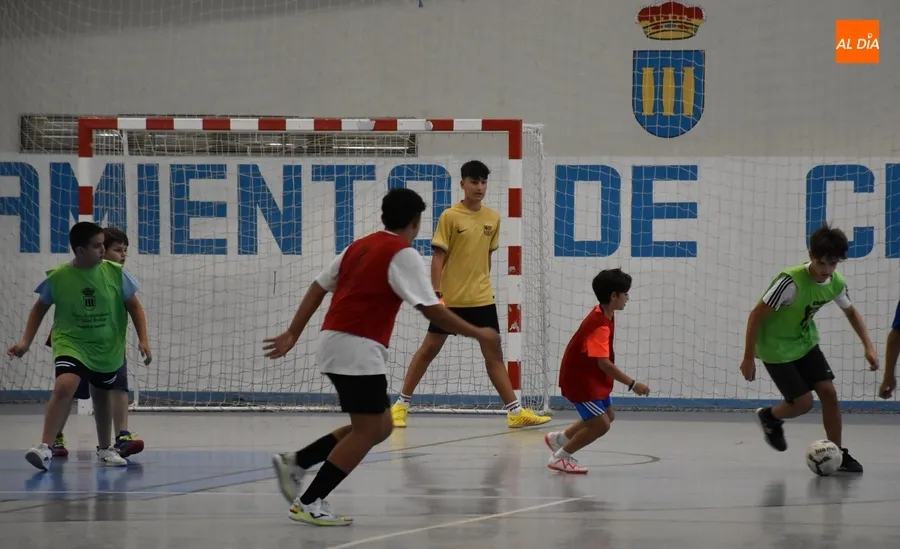 Foto 8 - La Escuela Municipal de F&uacute;tbol Sala se pone en marcha con unos 30 inscritos